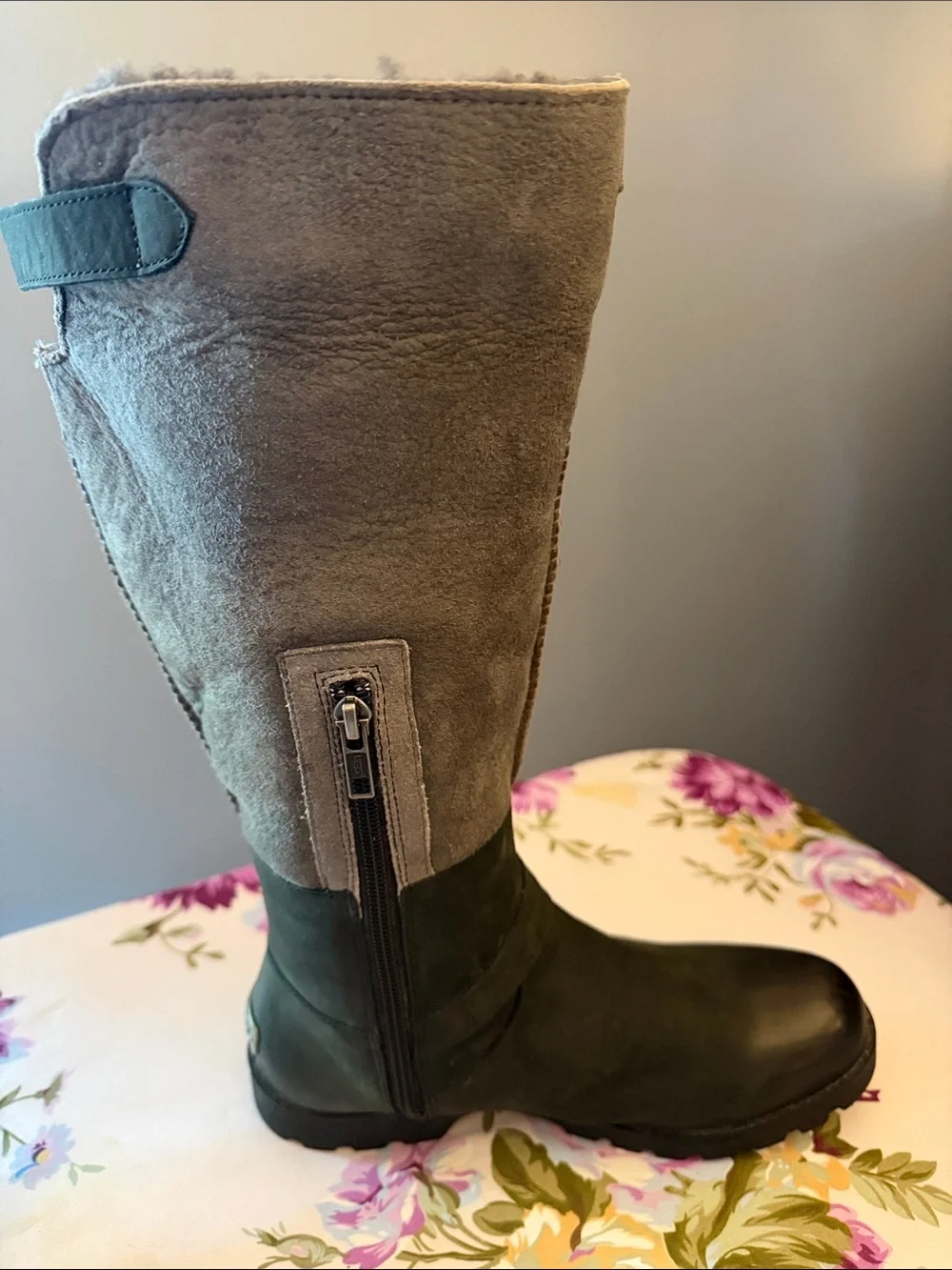 UGG Daleane Convertible Boot Size 7.5 Like New Black Leather